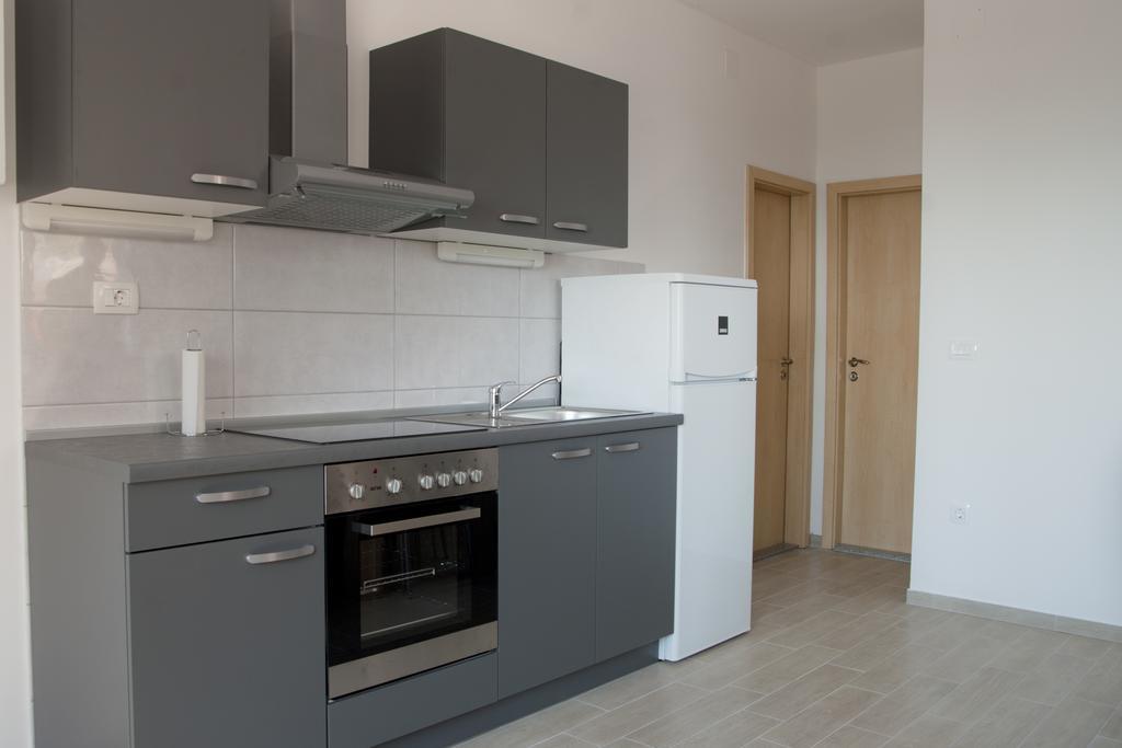 Apartment Perun Подстрана Экстерьер фото